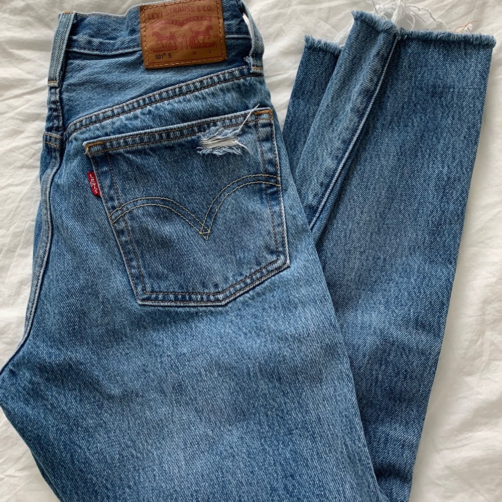 Levi’s 501 Medium Wash Distressed Jeans